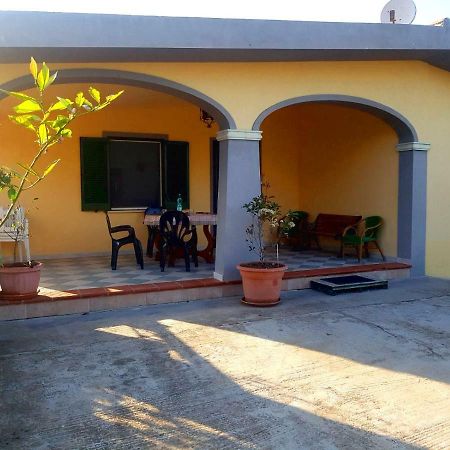 Villetta Su Barrali Орозеи Экстерьер фото