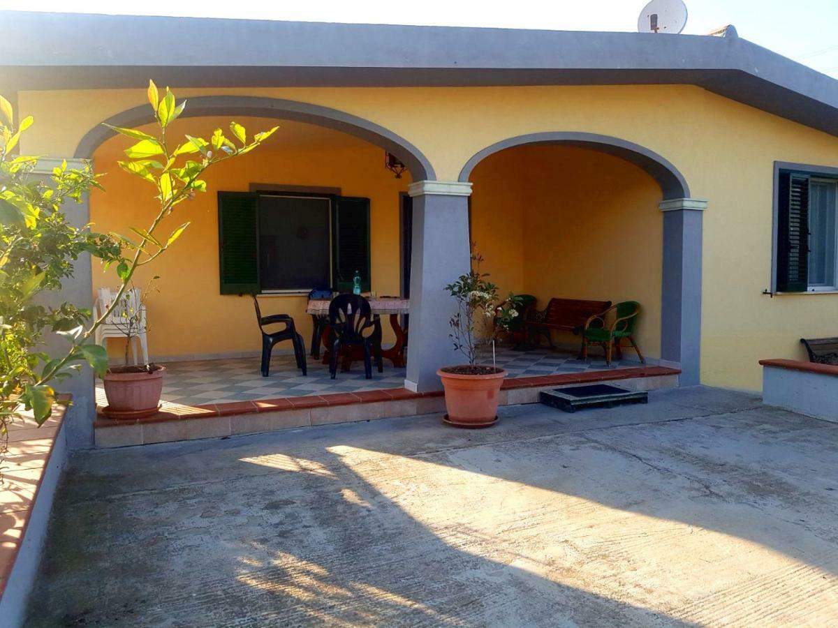 Villetta Su Barrali Орозеи Экстерьер фото