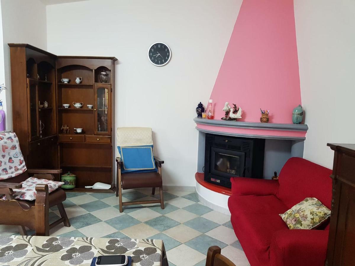 Villetta Su Barrali Орозеи Экстерьер фото