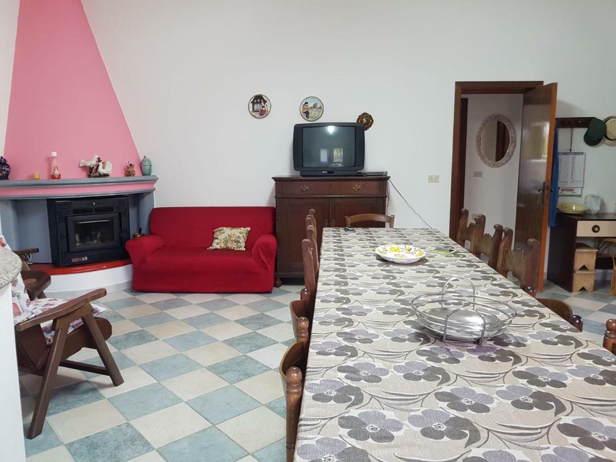 Villetta Su Barrali Орозеи Экстерьер фото